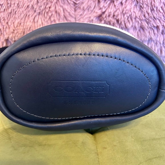 COACH : Good used condition- shoulder bag navy blue and white. - Picture 8 of 13
